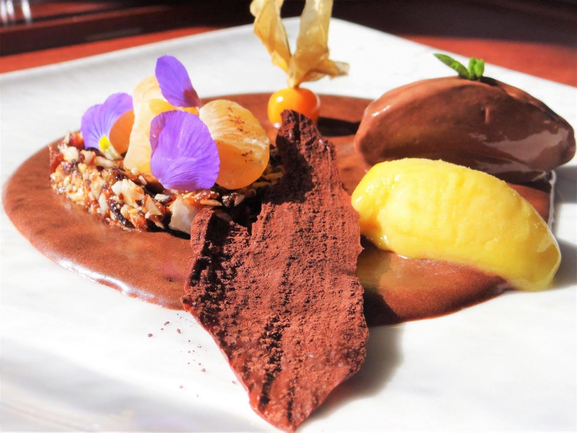 Hotel Spa Frederic Carrion Et Sa Table Gastronomique Viré 外观 照片